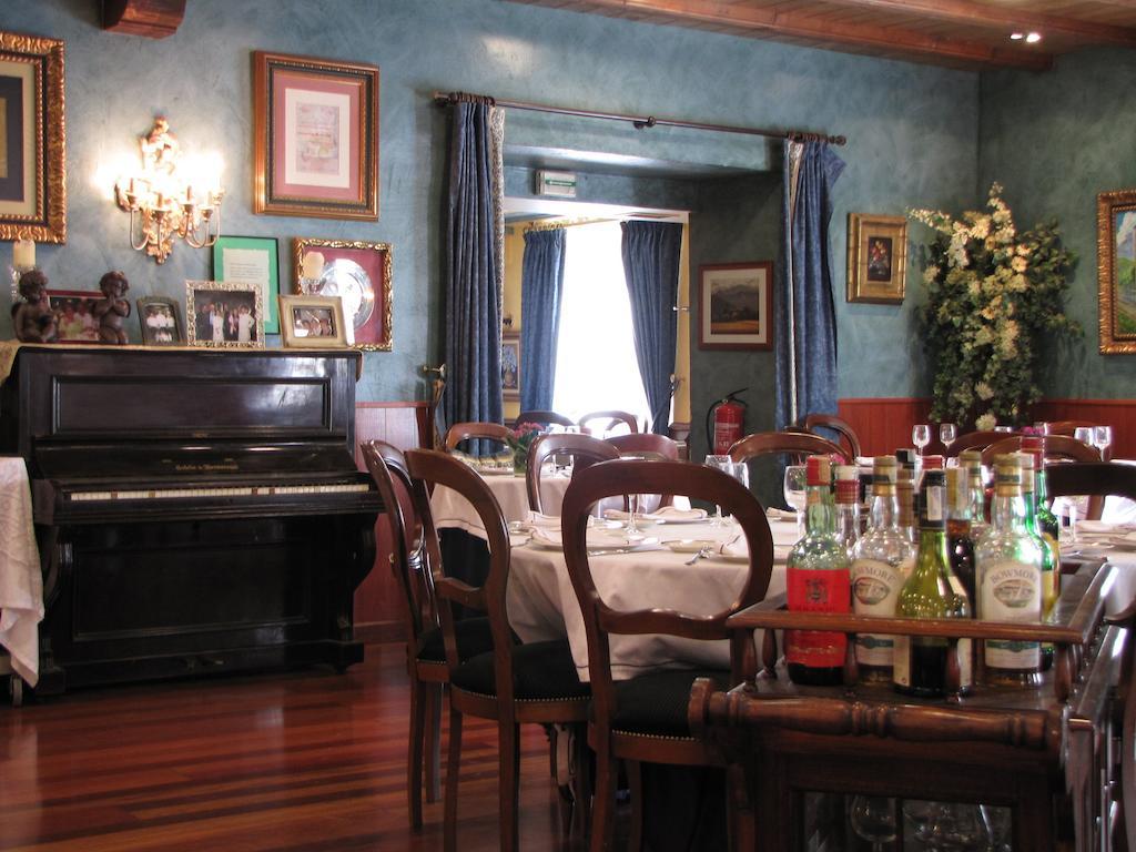 Hostal Beti-Jai Aoiz Bagian luar foto