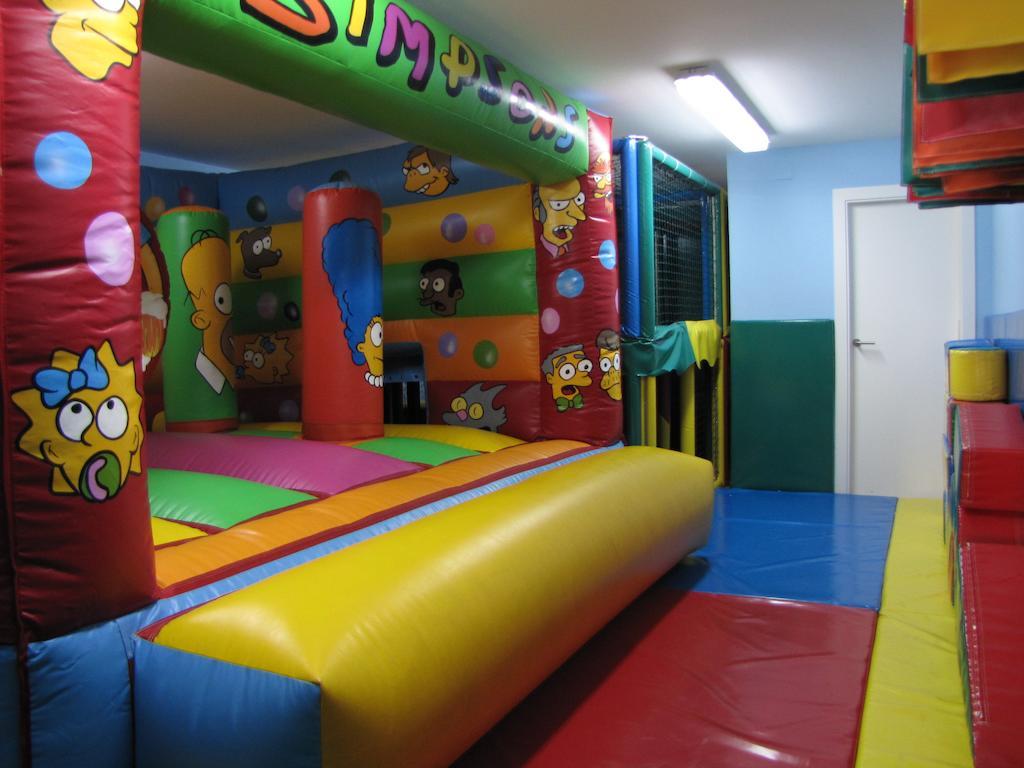 Hostal Beti-Jai Aoiz Bagian luar foto